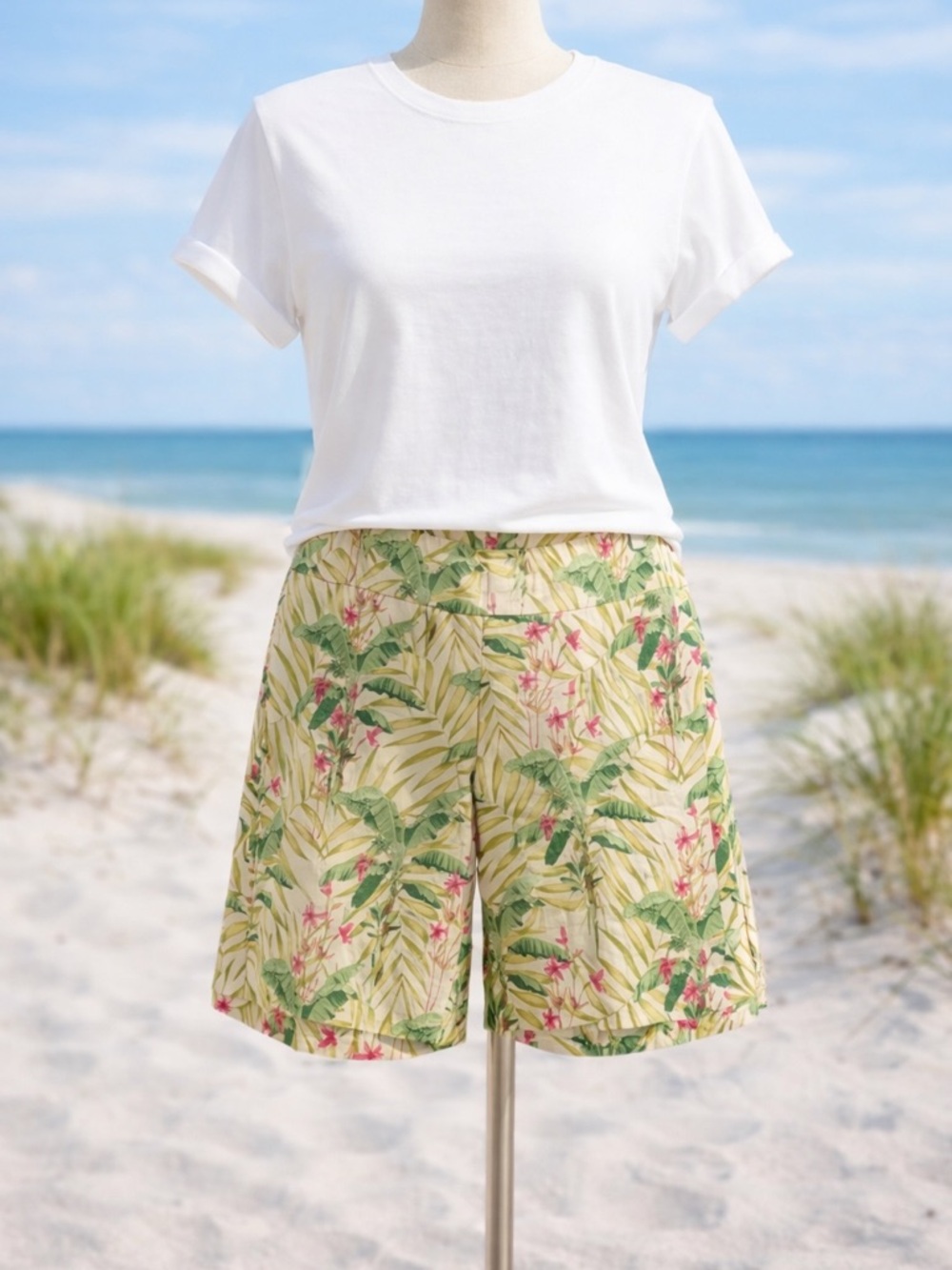 J.McLaughlin Masie Shorts Size 10 Tropical Palm Floral Bermuda Pull-On Stretch
